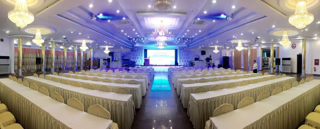 Hoang Yen Hotel Куинён Экстерьер фото