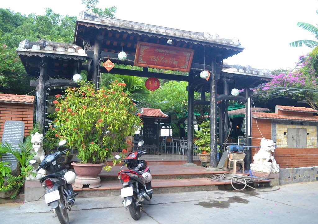 Hoang Yen Hotel Куинён Экстерьер фото