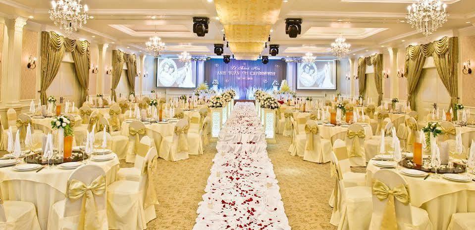 Hoang Yen Hotel Куинён Экстерьер фото